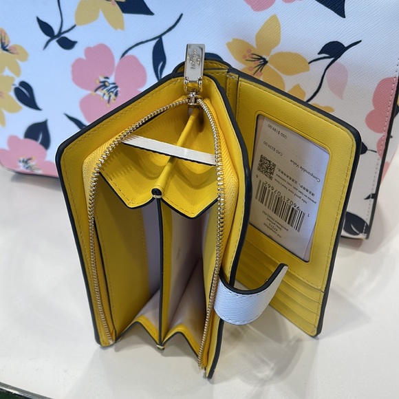 Kate Spade Staci Bee Medium Compact Bifold Wallet Bees Printed Parchment - Picture 9 of 16